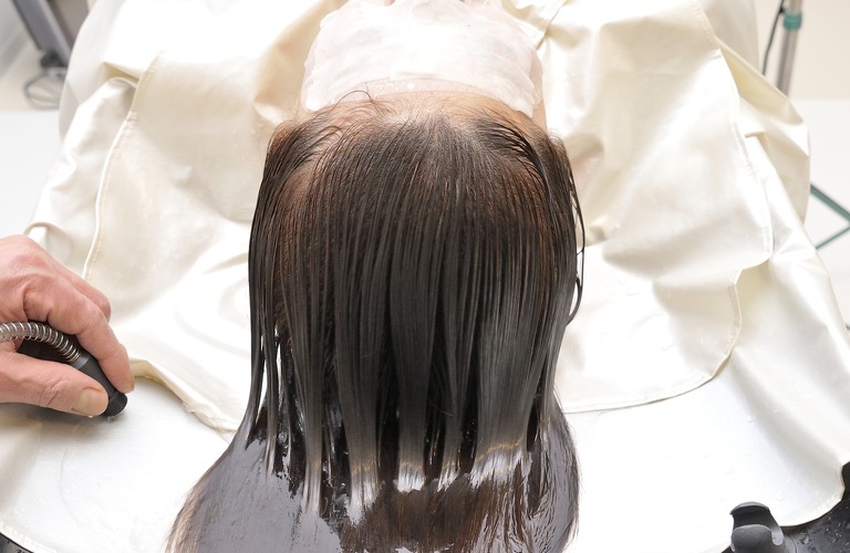 トリートメントで美髪ケア | 周南市の美容室ならNeu.